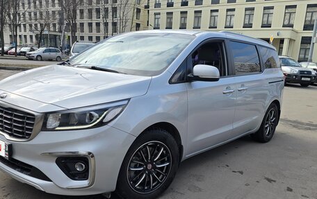 KIA Carnival III, 2019 год, 2 950 000 рублей, 13 фотография