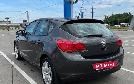 Opel Astra J, 2010 год, 850 000 рублей, 4 фотография