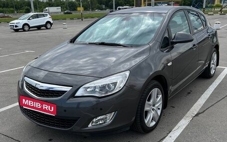 Opel Astra J, 2010 год, 850 000 рублей, 2 фотография