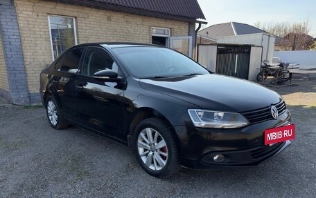 Volkswagen Jetta VI, 2013 год, 975 000 рублей, 2 фотография