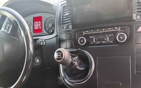 Volkswagen Multivan T5, 2015 год, 2 860 000 рублей, 10 фотография