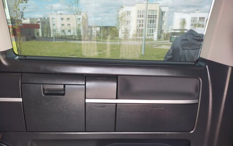 Volkswagen Multivan T5, 2015 год, 2 860 000 рублей, 20 фотография