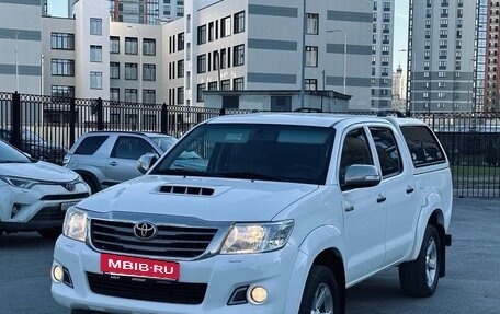 Toyota Hilux VII, 2013 год, 1 960 000 рублей, 2 фотография