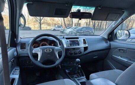 Toyota Hilux VII, 2013 год, 1 960 000 рублей, 5 фотография