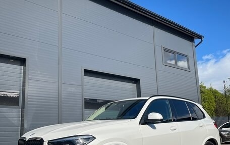BMW X5, 2019 год, 5 600 000 рублей, 2 фотография