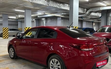 KIA Rio IV, 2018 год, 1 100 000 рублей, 2 фотография