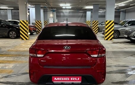 KIA Rio IV, 2018 год, 1 100 000 рублей, 4 фотография