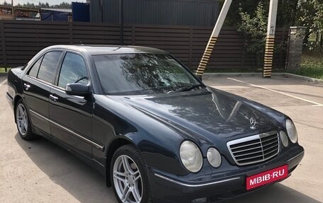 Mercedes-Benz E-Класс, 1999 год, 600 000 рублей, 1 фотография