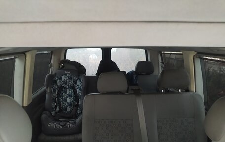 Volkswagen Caravelle T5, 2004 год, 1 195 000 рублей, 9 фотография