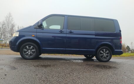 Volkswagen Caravelle T5, 2004 год, 1 195 000 рублей, 11 фотография
