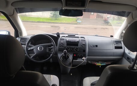 Volkswagen Caravelle T5, 2004 год, 1 195 000 рублей, 12 фотография