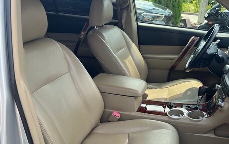 Toyota Highlander III, 2011 год, 2 250 000 рублей, 6 фотография