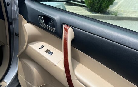 Toyota Highlander III, 2011 год, 2 250 000 рублей, 9 фотография