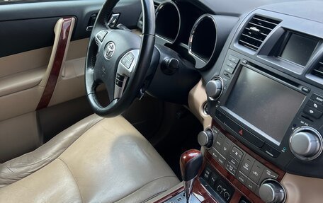 Toyota Highlander III, 2011 год, 2 250 000 рублей, 8 фотография