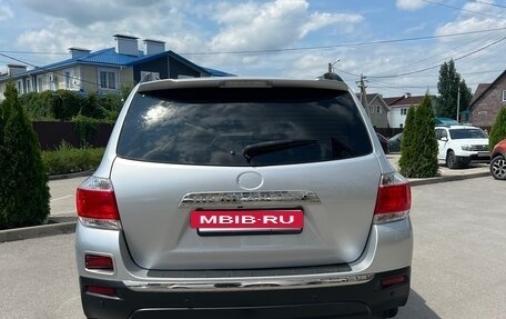 Toyota Highlander III, 2011 год, 2 250 000 рублей, 4 фотография