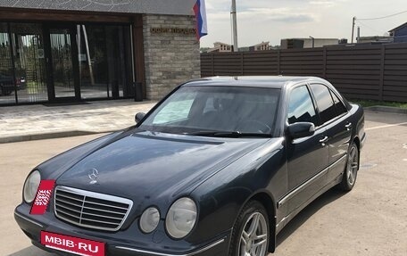Mercedes-Benz E-Класс, 1999 год, 600 000 рублей, 2 фотография