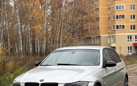 BMW 3 серия, 2006 год, 800 000 рублей, 3 фотография