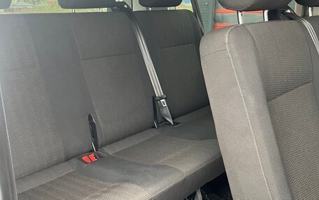 Volkswagen Caravelle T6 рестайлинг, 2016 год, 4 075 000 рублей, 10 фотография
