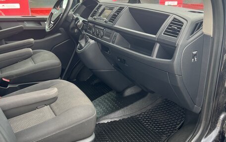 Volkswagen Caravelle T6 рестайлинг, 2016 год, 4 075 000 рублей, 11 фотография