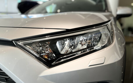 Toyota RAV4, 2020 год, 2 949 000 рублей, 21 фотография