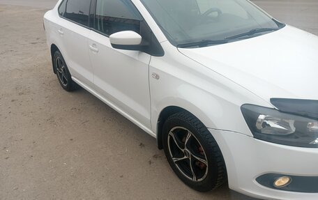 Volkswagen Polo VI (EU Market), 2012 год, 700 000 рублей, 3 фотография