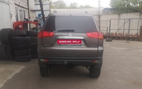 Mitsubishi Pajero Sport II рестайлинг, 2011 год, 1 000 000 рублей, 4 фотография