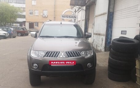 Mitsubishi Pajero Sport II рестайлинг, 2011 год, 1 000 000 рублей, 2 фотография