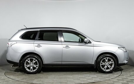 Mitsubishi Outlander III рестайлинг 3, 2013 год, 1 449 700 рублей, 4 фотография