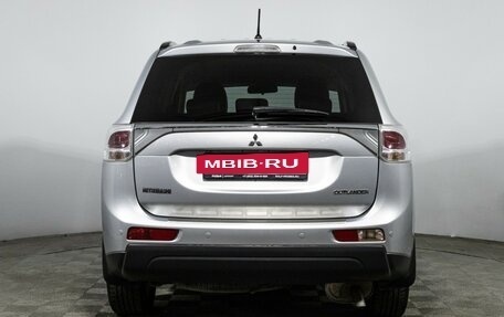 Mitsubishi Outlander III рестайлинг 3, 2013 год, 1 449 700 рублей, 6 фотография