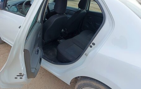 Renault Logan II, 2017 год, 440 000 рублей, 6 фотография