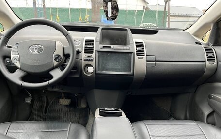 Toyota Prius, 2009 год, 730 000 рублей, 18 фотография