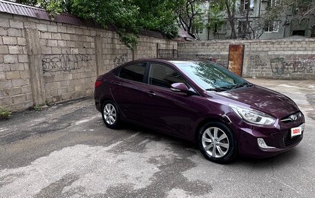 Hyundai Solaris II рестайлинг, 2011 год, 678 000 рублей, 3 фотография