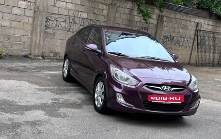 Hyundai Solaris II рестайлинг, 2011 год, 678 000 рублей, 2 фотография