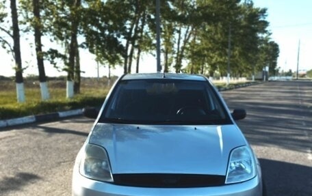 Ford Fiesta, 2004 год, 385 000 рублей, 10 фотография