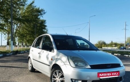 Ford Fiesta, 2004 год, 385 000 рублей, 3 фотография