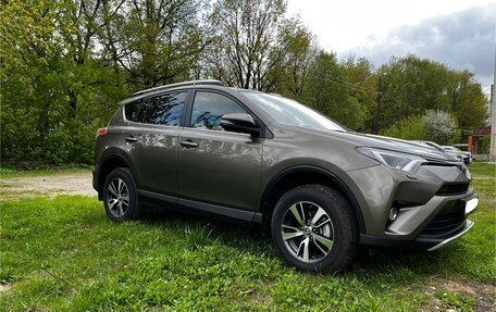 Toyota RAV4, 2016 год, 2 450 000 рублей, 9 фотография