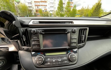 Toyota RAV4, 2016 год, 2 450 000 рублей, 14 фотография