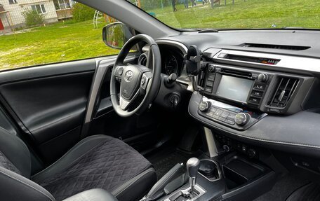 Toyota RAV4, 2016 год, 2 450 000 рублей, 21 фотография