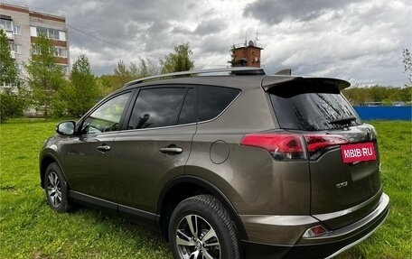 Toyota RAV4, 2016 год, 2 450 000 рублей, 6 фотография
