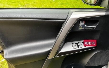 Toyota RAV4, 2016 год, 2 450 000 рублей, 10 фотография