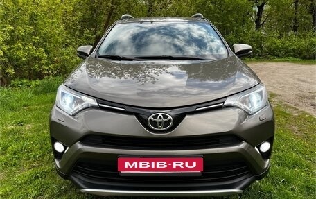 Toyota RAV4, 2016 год, 2 450 000 рублей, 24 фотография