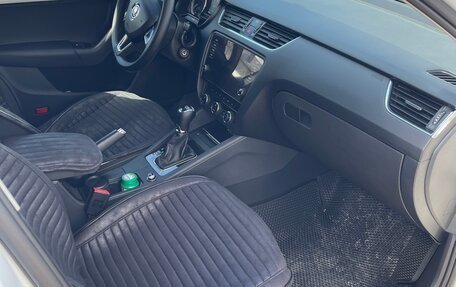 Skoda Octavia, 2017 год, 1 810 000 рублей, 14 фотография