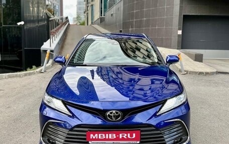 Toyota Camry, 2021 год, 3 050 000 рублей, 2 фотография