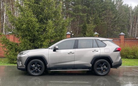 Toyota RAV4, 2021 год, 3 550 000 рублей, 4 фотография