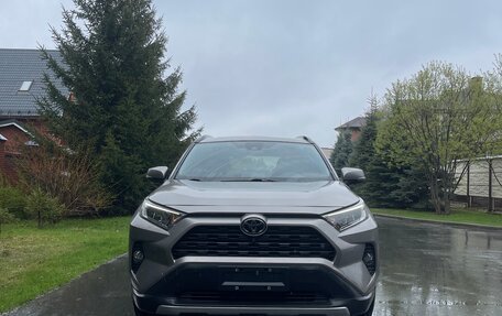 Toyota RAV4, 2021 год, 3 550 000 рублей, 2 фотография