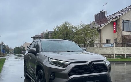 Toyota RAV4, 2021 год, 3 550 000 рублей, 3 фотография