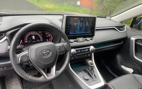 Toyota RAV4, 2021 год, 3 550 000 рублей, 10 фотография
