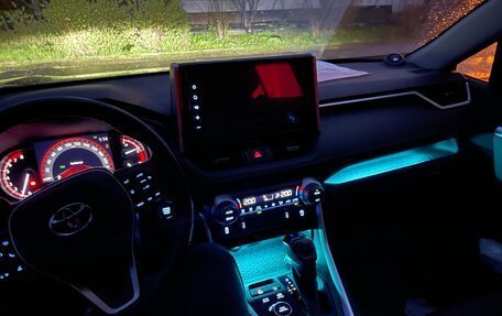 Toyota RAV4, 2021 год, 3 550 000 рублей, 27 фотография