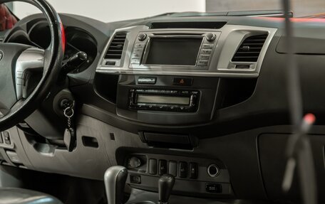 Toyota Hilux VII, 2013 год, 2 185 000 рублей, 14 фотография