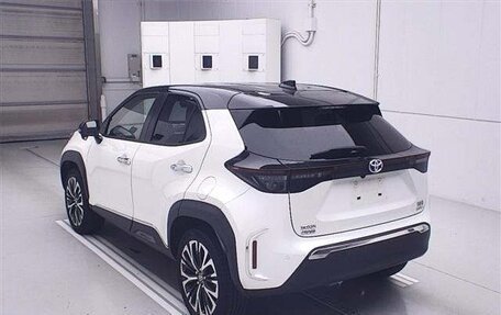 Toyota Yaris Cross, 2021 год, 1 275 000 рублей, 8 фотография